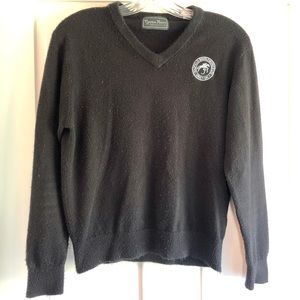 Cynthia Munro Hadfield’s V Neck sweater
